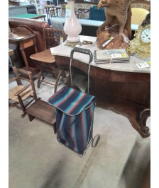 CHARIOT A ROULETTES COURSE TISSU BLEU ROUGE ORANGE A RAYURES 