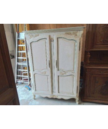 ARMOIRE BLANCHE STYLE LOUIS XV 