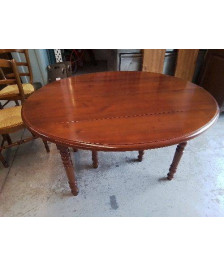 TABLE A RABAT OVALE EN MERISIER 