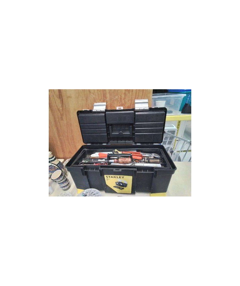 CAISSE À OUTILS PLEINE