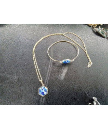 PARRURE AVEC BIJOUX EN ÉMAILLÉ