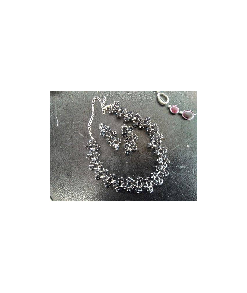 PARRURE COLLIER ET BOUCLE D’OREILLE 