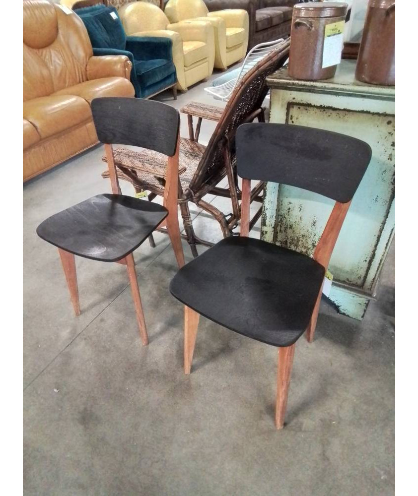 PAIRE DE CHAISES PIÈTEMENT BOIS CLAIR ASSISE ET DOSSIER PEINT NOIR ANNÉES 50