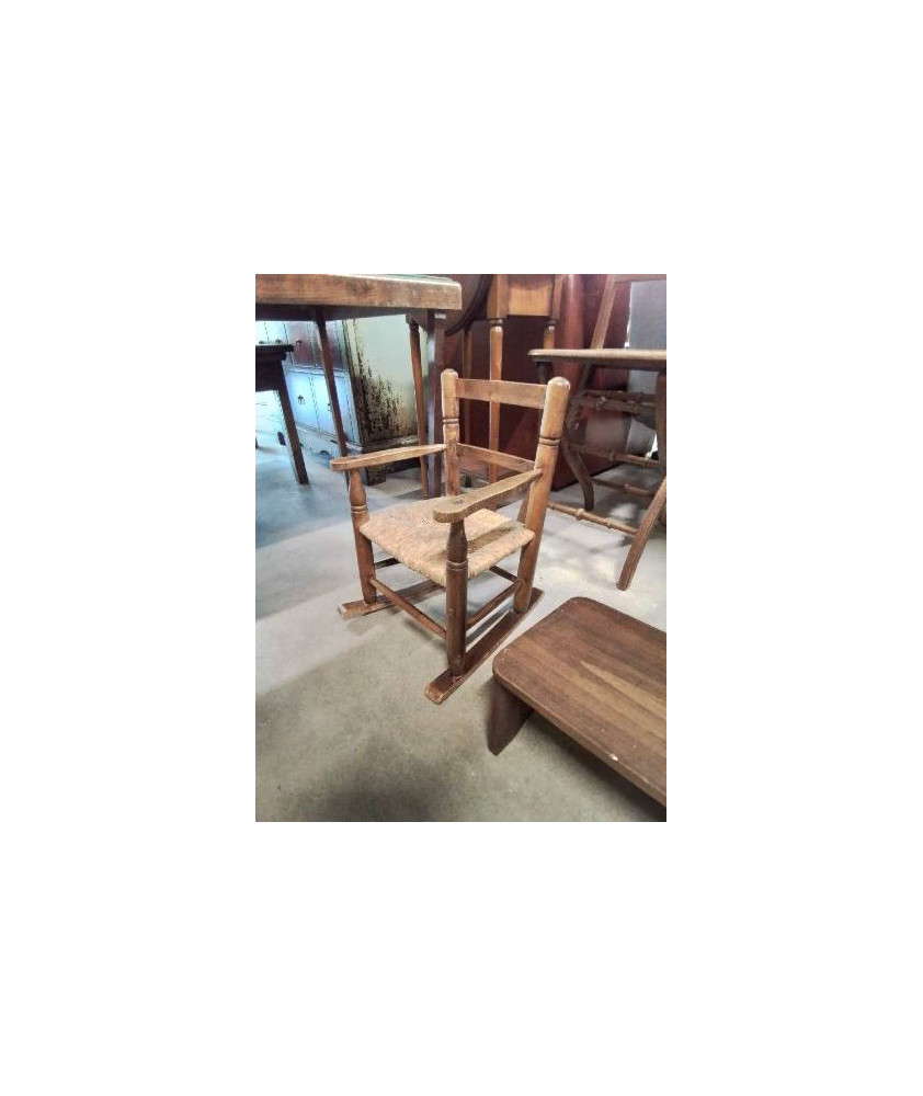 FAUTEUIL A BASCULE ENFANT BOIS PAILLÉ MILIEU XXE 