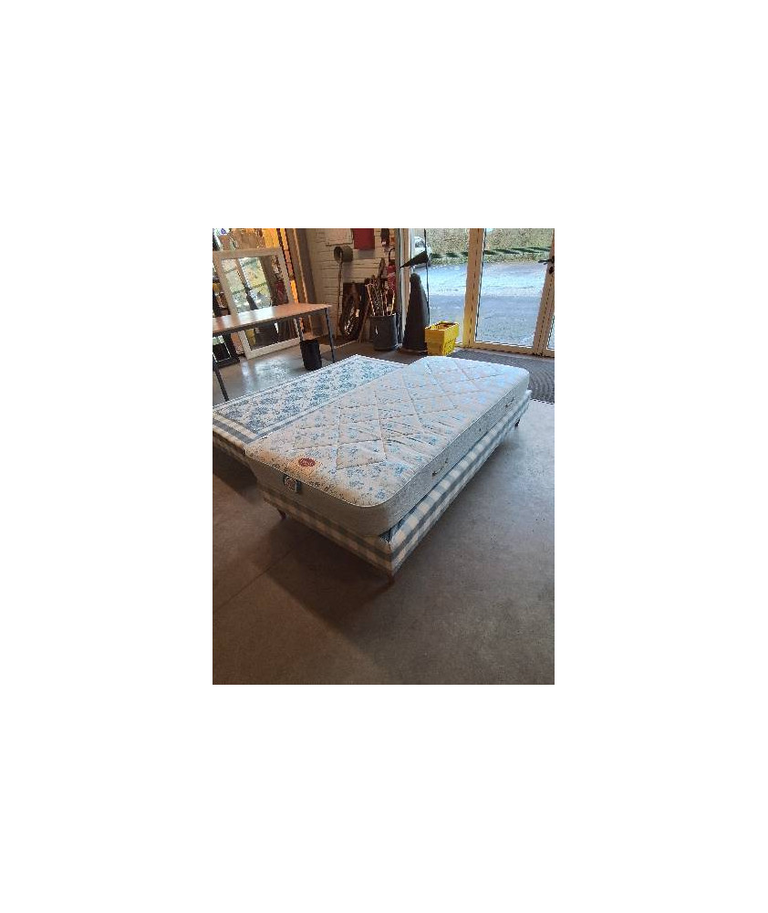 SOMMIER TAPISSER AVEC PIEDS+ MATELAS A RESSORTS ENSACHÉS EPEDA 