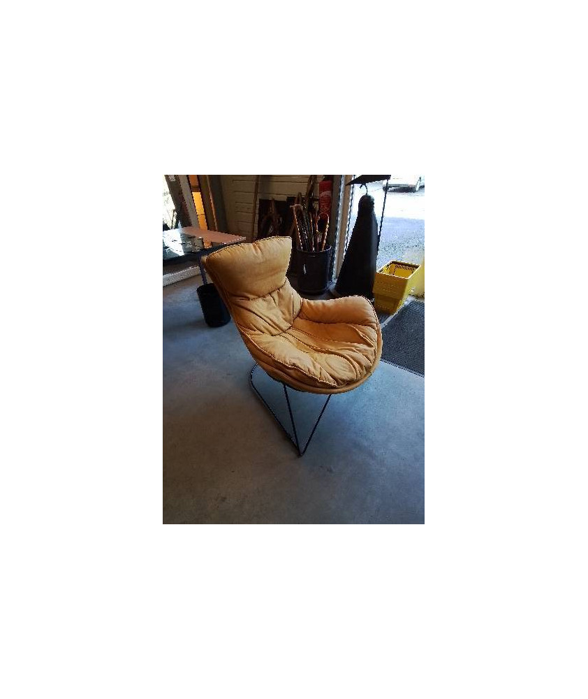 FAUTEUIL SUMATRA PIÈTEMENT MÉTAL NOIR ASSISE TISSU JAUNE