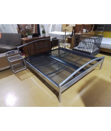 LIT MÉTALLIQUE +SOMMIERS AMPING ET 2 CHEVETS 