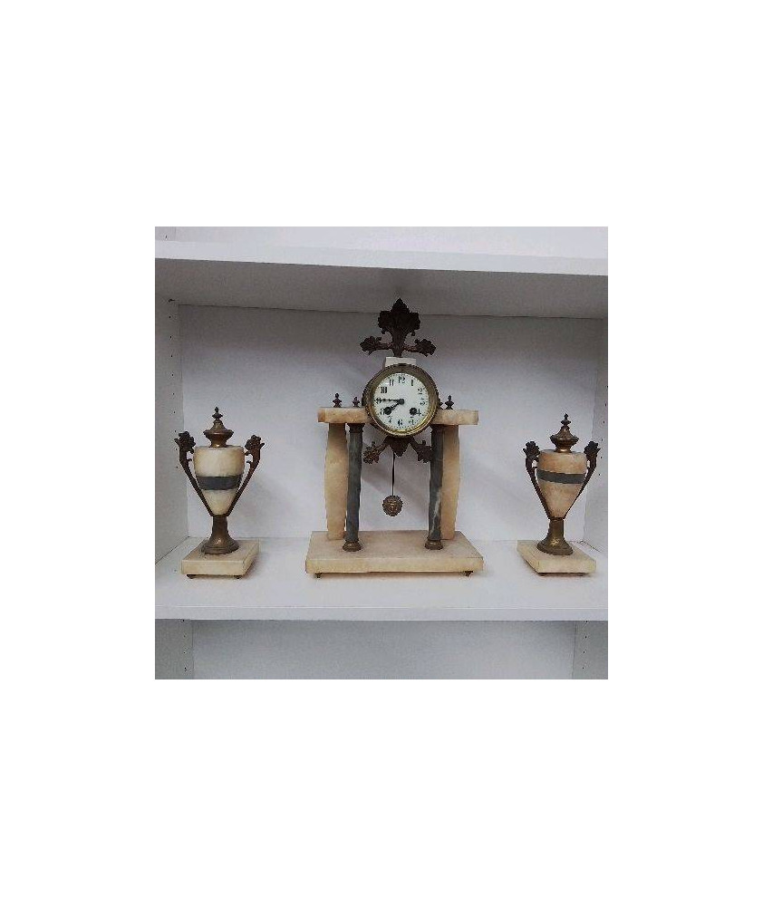 PENDULE ET 2 CASSOLETTES