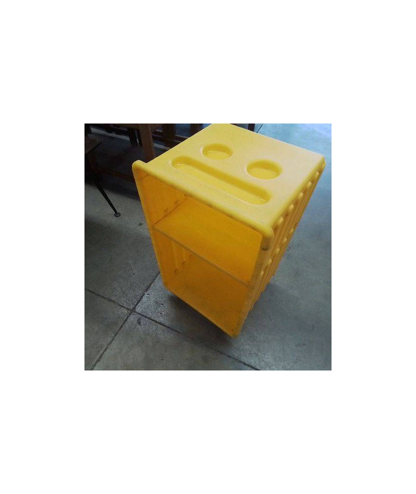 ETAGERES JAUNE À ROULETTES 