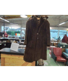 MANTEAU DE MOUTON BRUN