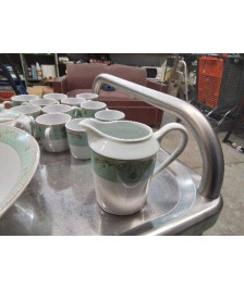 PICHET À LAIT EN PORCELAINE 