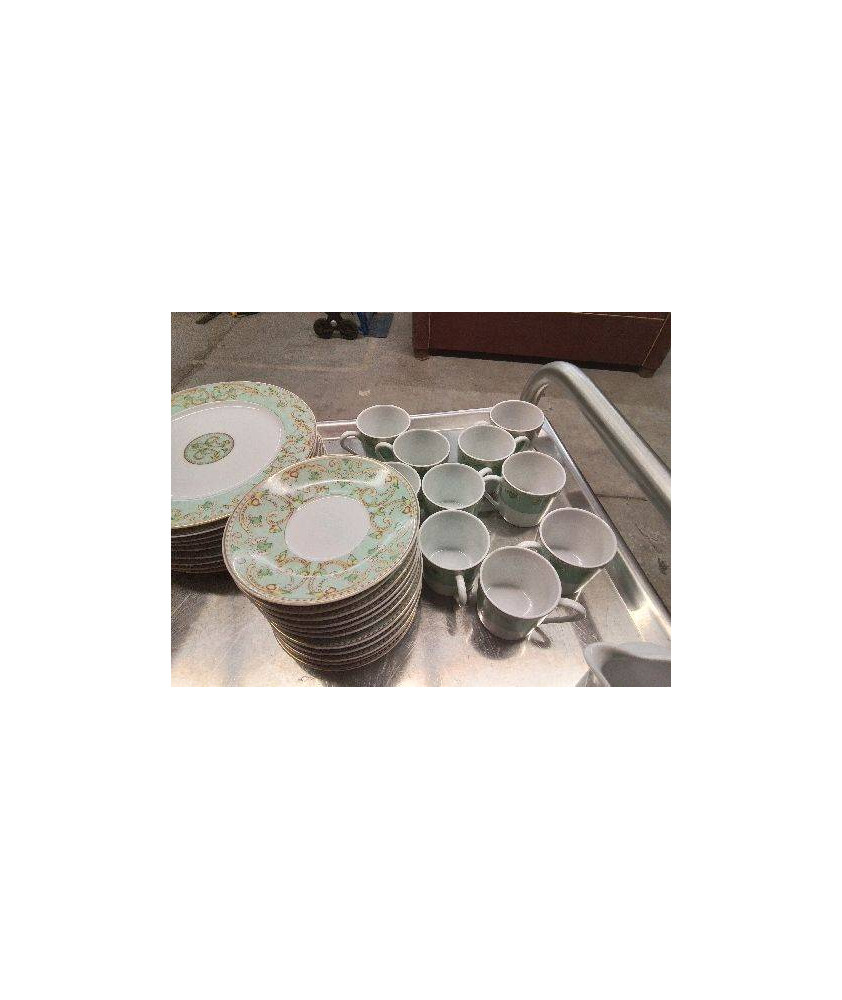 TASSE AVEC SOUCOUPE EN PORCELAINE 