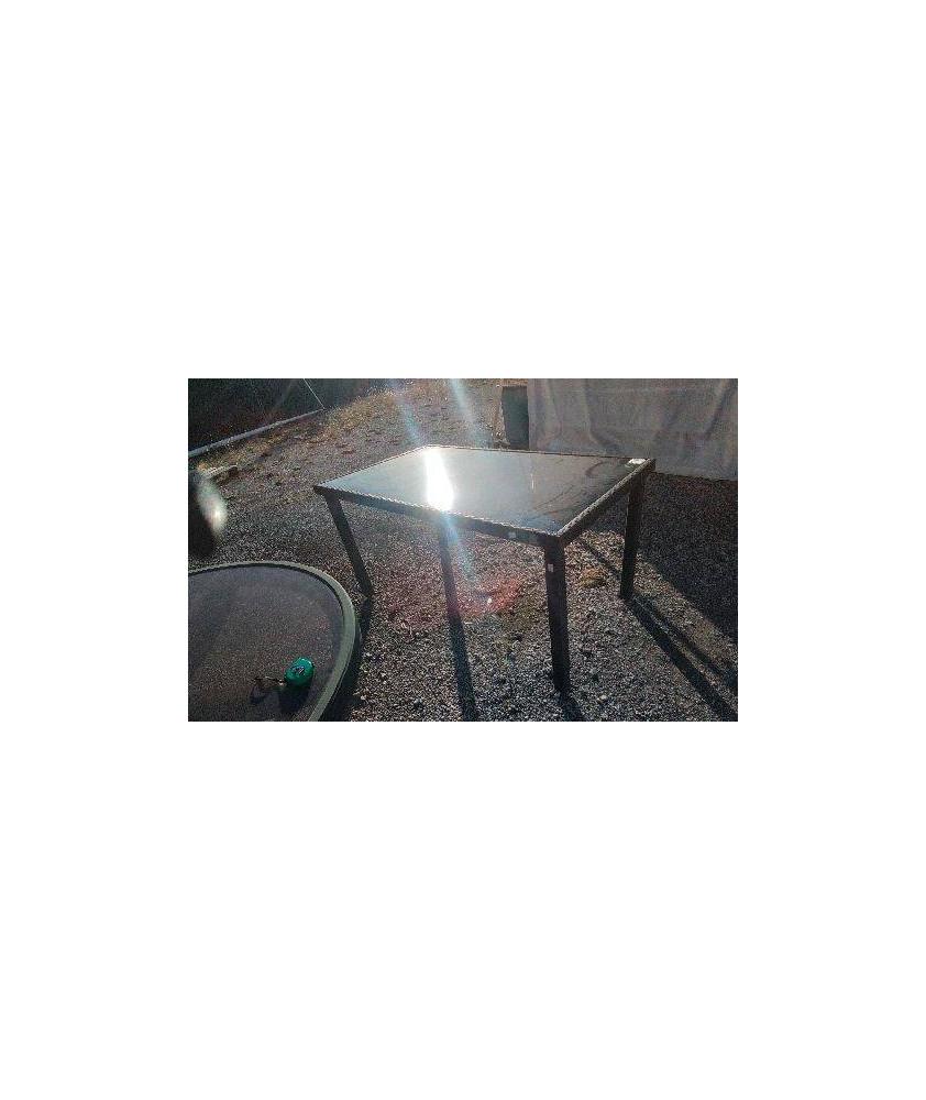 TABLE DE JARDIN RESINE / DESSUS VERRE ( 150X90)