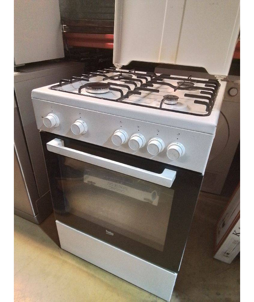 GAZINIERE BONBONNE OU GAZ DE VILLE BEKO FOUR ELECTRIQUE