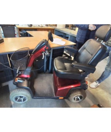 SCOOTER LEGEND XLS A MOBILITÉ RÉDUITE BATTERIES A REMPLACER