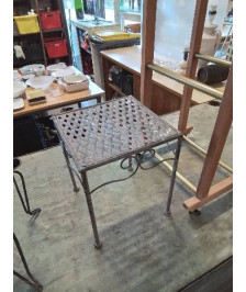 PORTE PLANTE CARRÉ MÉTAL TAUPE