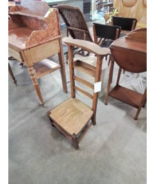 PRIE DIEU BOIS PAILLÉ A TABLETTE