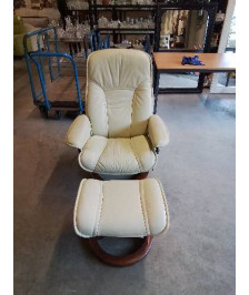 FAUTEUIL ET SON REPOSE PIED STRESSLESS EKORNES CUIR  EN L ETAT 
