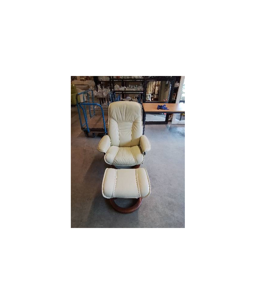 FAUTEUIL ET SON REPOSE PIED STRESSLESS EKORNES CUIR  EN L ETAT 