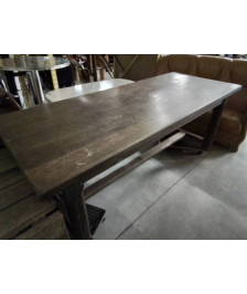 TABLE DE FERME EN L\'ÉTAT 