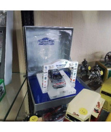 VOITURE EN BOITE PEUGEOT