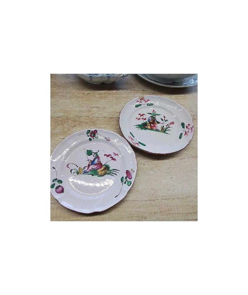 PAIRE D’ASSIETTES AUX CHINOIS 