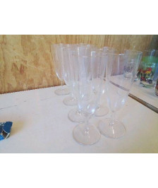 LOT DE 8 FLUTES A CHAMPAGNE 