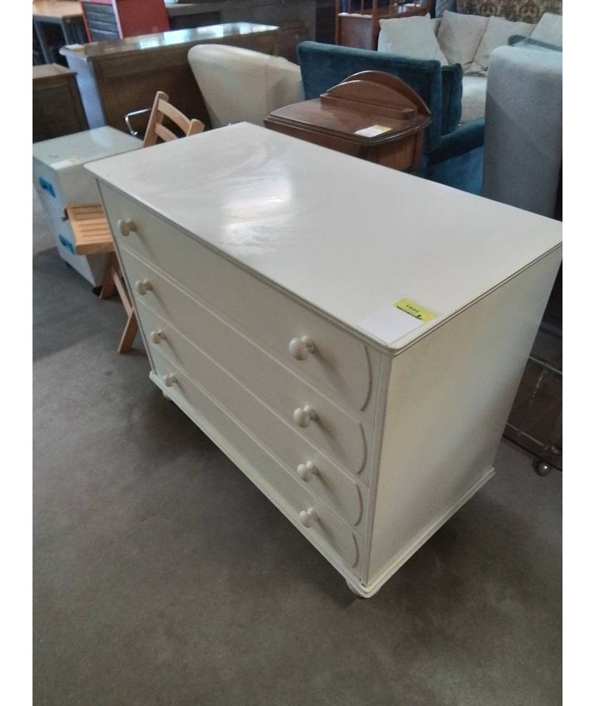 COMMODE 4 TIROIRS BOIS BLANC MOULURÉ 