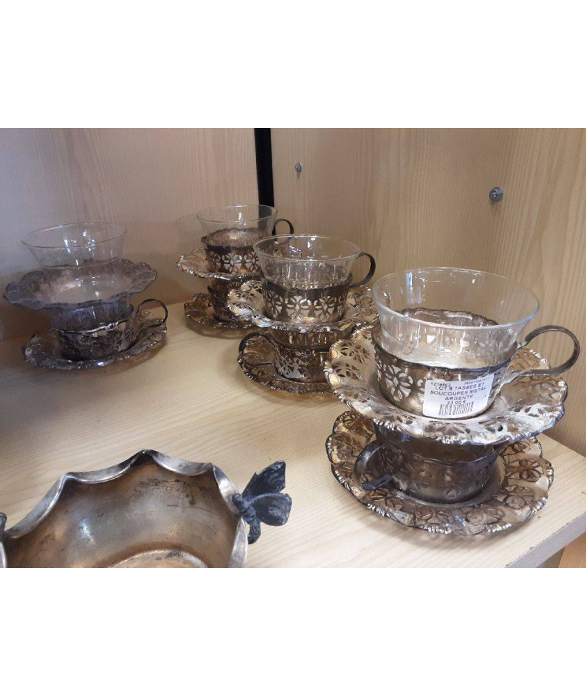 LOT 8 TASSES ET SOUCOUPES METAL ARGENTÉ