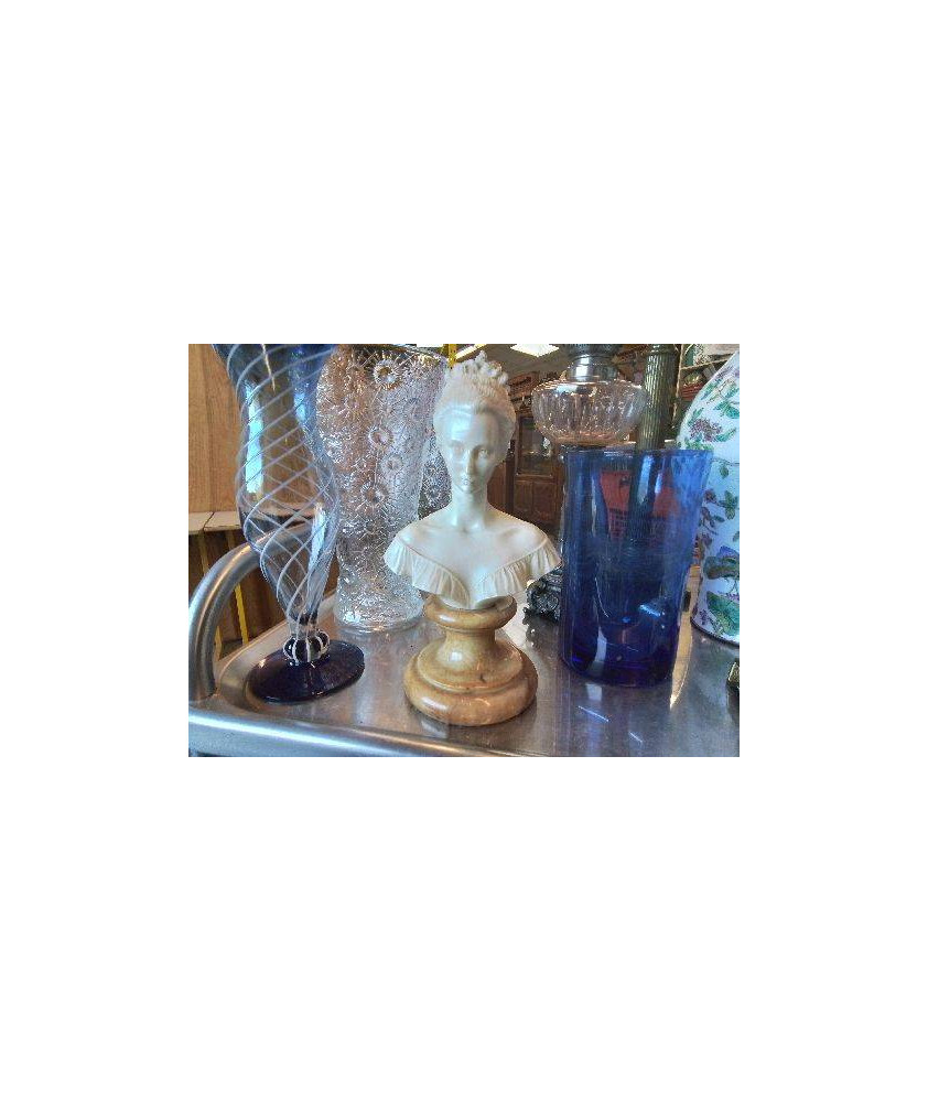 BUSTE JEUNE FEMME EN RESINE 