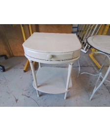 TABLE DE CHEVET CUSTOMISÉE 