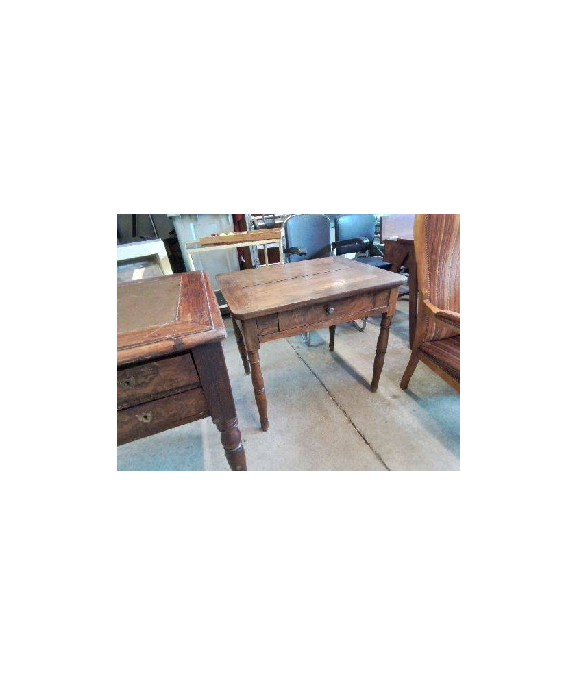 PETITE TABLE EN NOYER