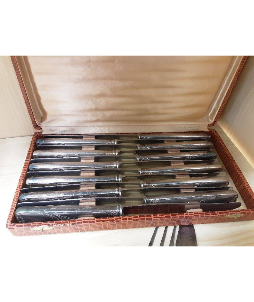 LOT 12 COUTEAUX  MÉTAL ARGENTÉ