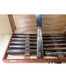 LOT 12 COUTEAUX  MÉTAL ARGENTÉ