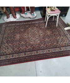 TAPIS ROUGE A MOTIFS