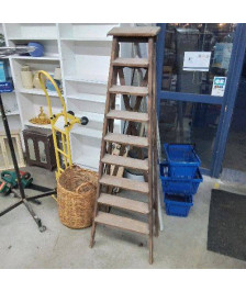 ESCABEAU ANCIEN EN BOIS 