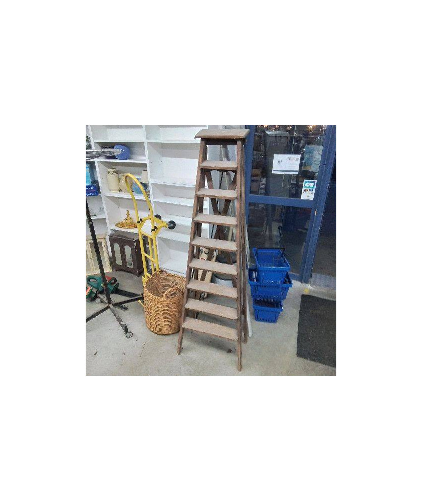 ESCABEAU ANCIEN EN BOIS 