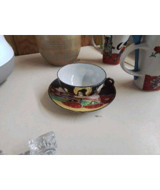 TASSE AVEC SOUCOUPE MOTIF ASIATIQUE 