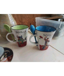 TASSE AVEC CUILLÈRE 