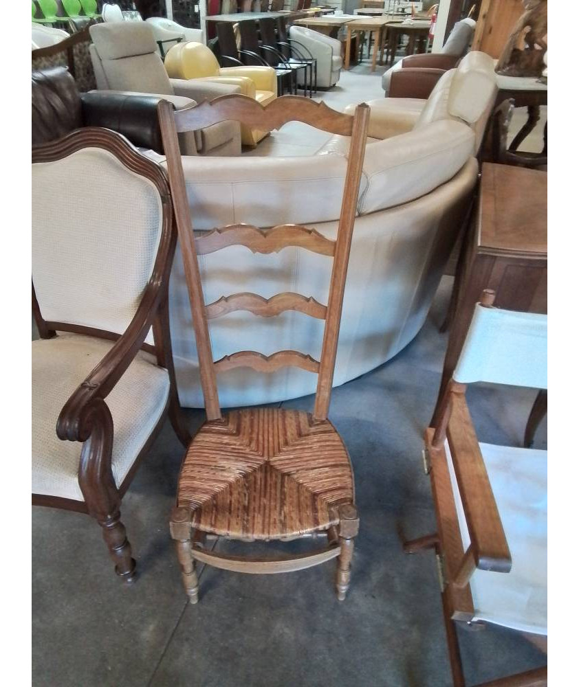 CHAISE DE NOURRICE BOIS CLAIR ASSISE PAILLÉ COLORÉ DOSSIER CHANTOURNÉ DÉBUT XXE