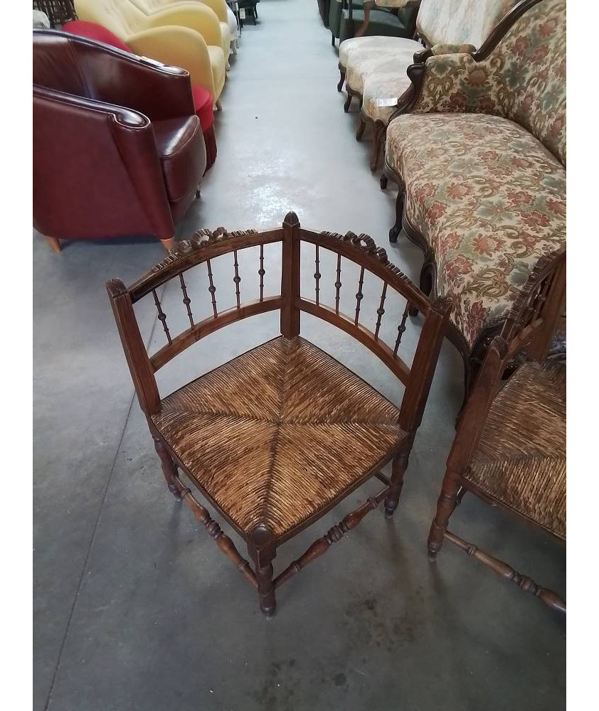 FAUTEUIL DE COIN BOIS SCULPTÉ ASSISE PAILLÉE STYLE LOUIS XVI 