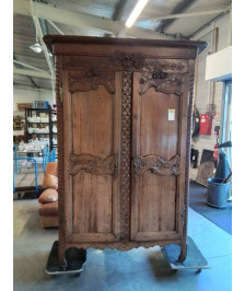 ARMOIRE CAUCHOISE DE MARIAGE PITCHPIN SCULPTÉ AU PANIER 