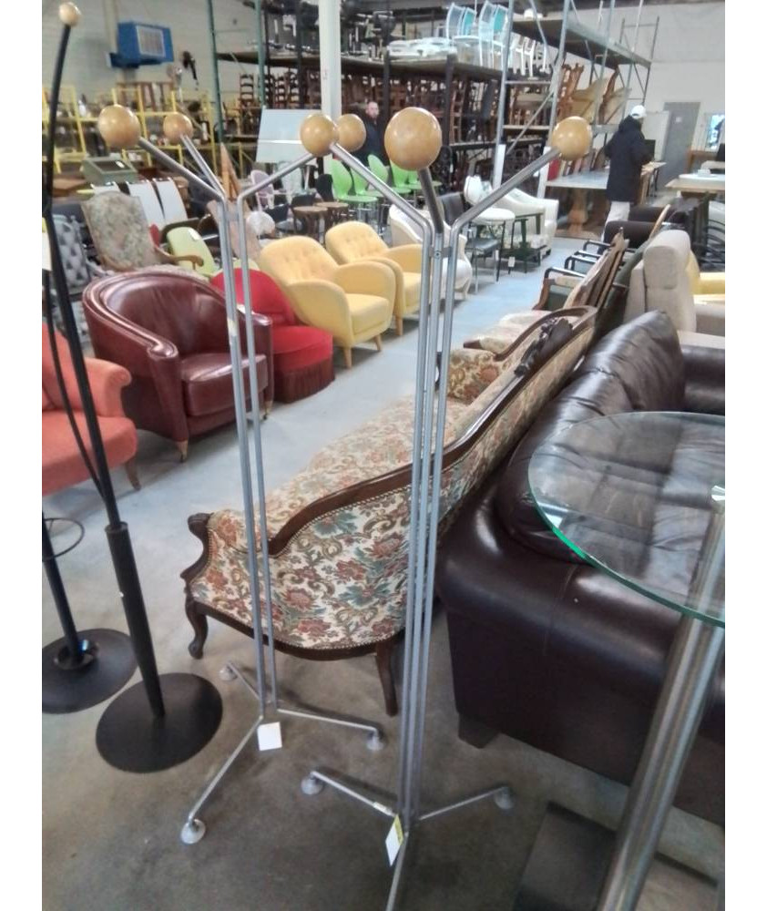 PERROQUET MÉTAL GRIS TRIPODE 3 PATÈRES BOULES BOIS 