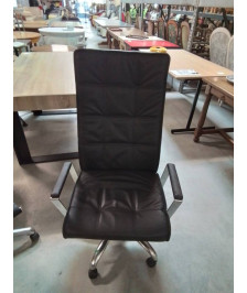 FAUTEUIL DE BUREAU A ROULETTES PIÈTEMENT MÉTAL CHROMÉ ASSISE CUIR NOIR 