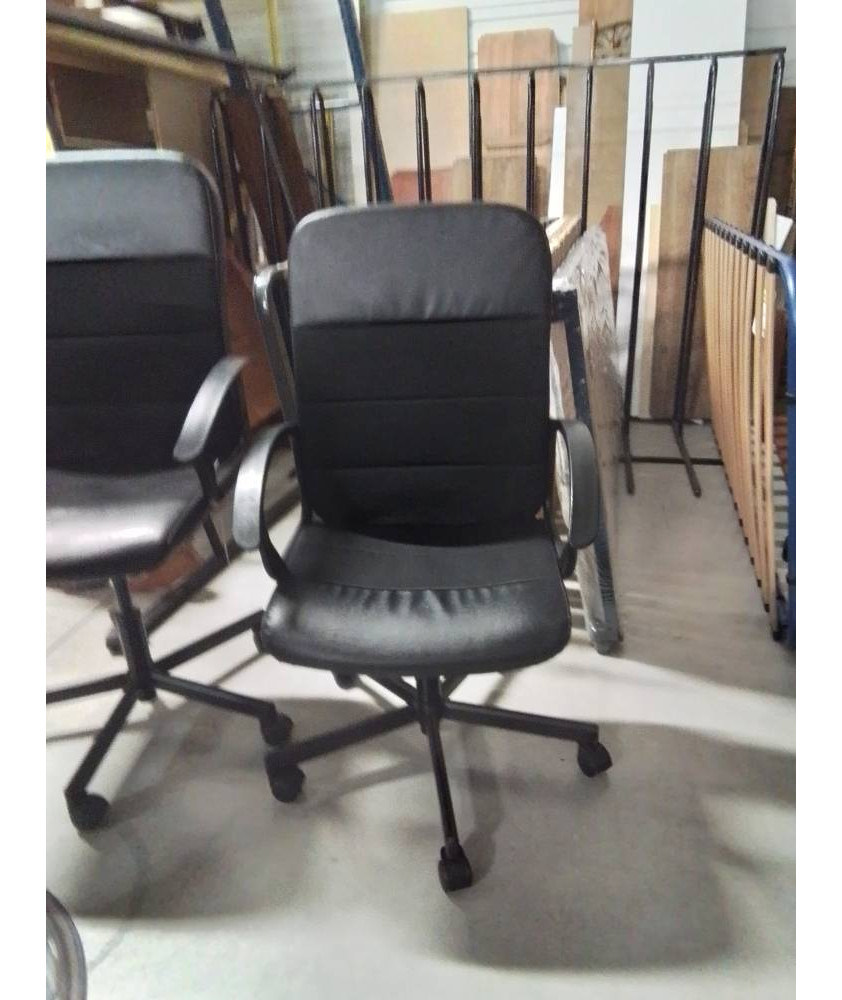 FAUTEUIL DE BUREAU A ROULETTES PIÈTEMENT MÉTAL NOIR ASSISE ET DOSSIER TISSU ET PU NOIR 