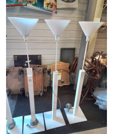 LAMPADAIRE MÉTAL BLANC AJ VERRE OPALESCENT CONFIDENCE AND LIGHT