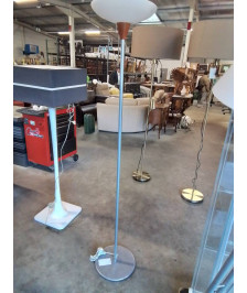 LAMPADAIRE MÉTAL GRIS ET BOIS AJ VERRE OPALESCENT 