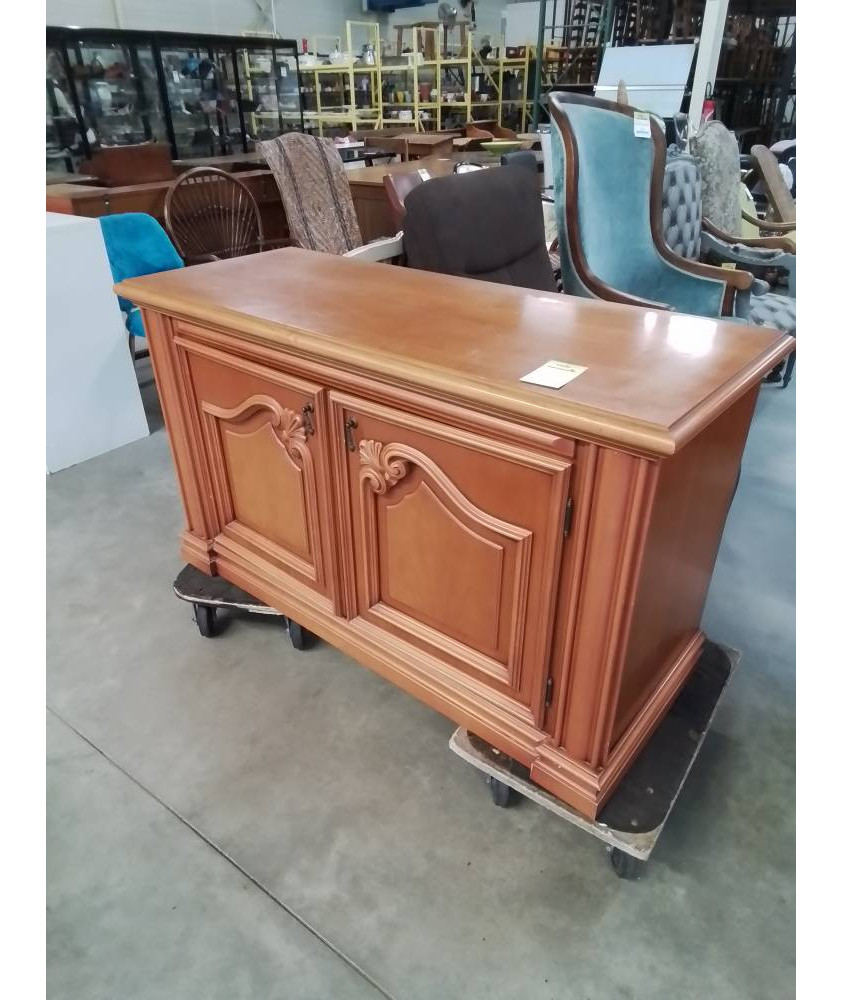 BUFFET BOIS CLAIR MOULURÉ 2 PORTES STYLE RÉGENCE COQUILLE 