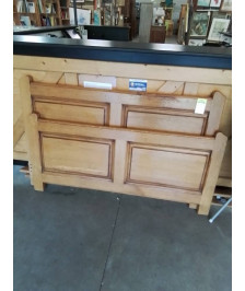 LIT CHÊNE BLOND MOULURÉ 140X190CM