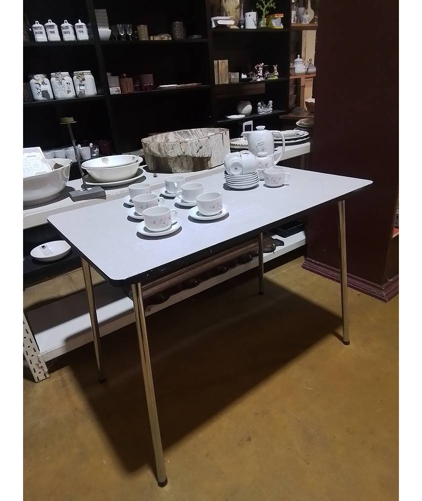 TABLE FORMICA 